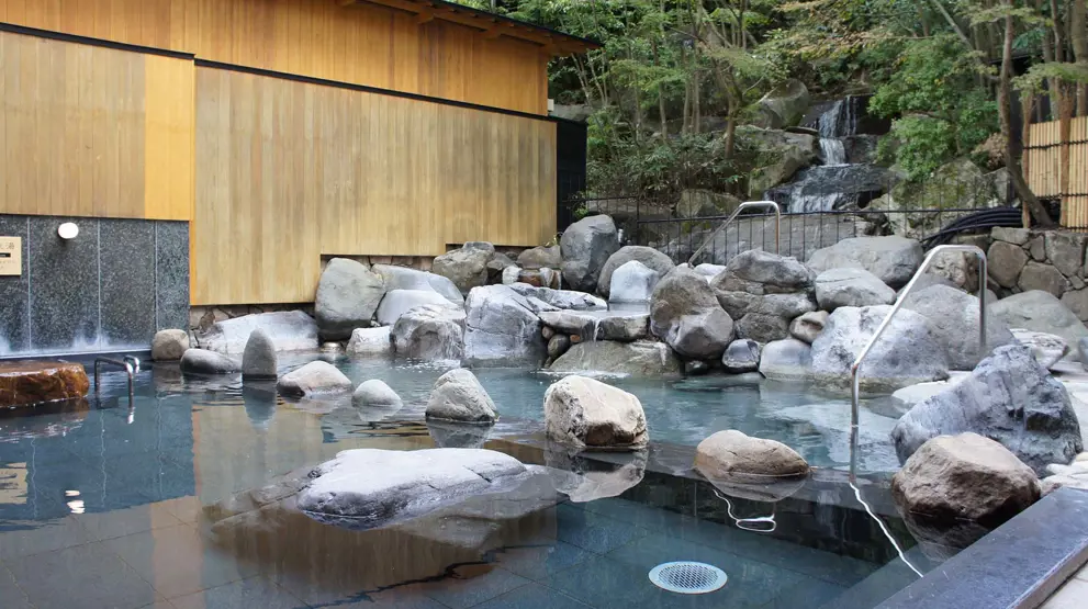 Vi kan booke ophold på en traditionel ryokan, typisk med adgang til onsen, Japans varme bade