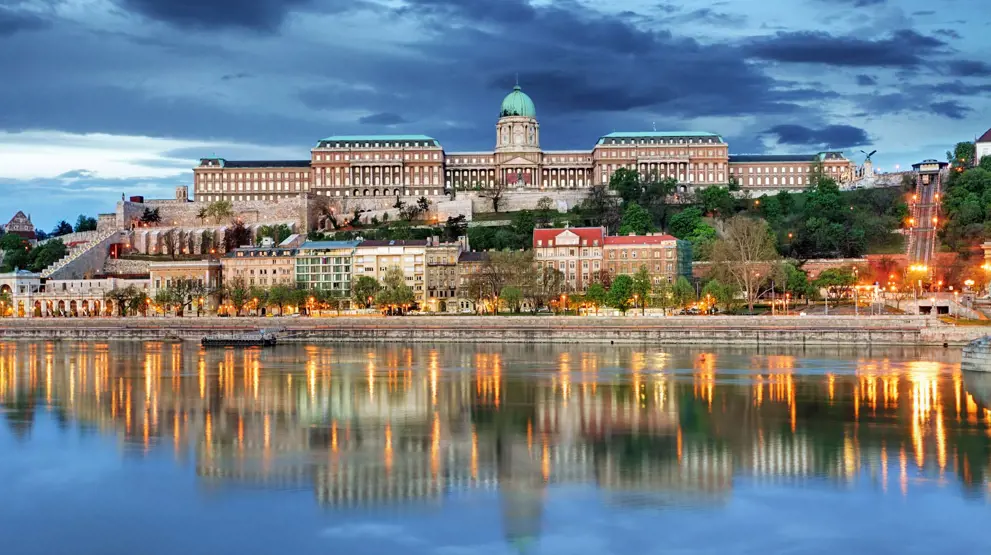 Budapest set fra Donau-floden