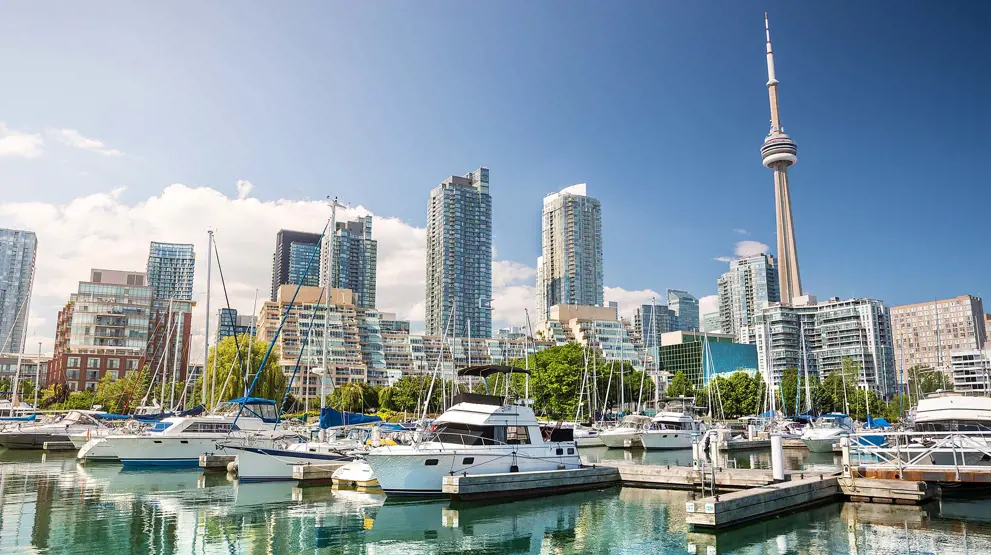 Besøg fantastiske Toronto på din rundrejse i Canada.