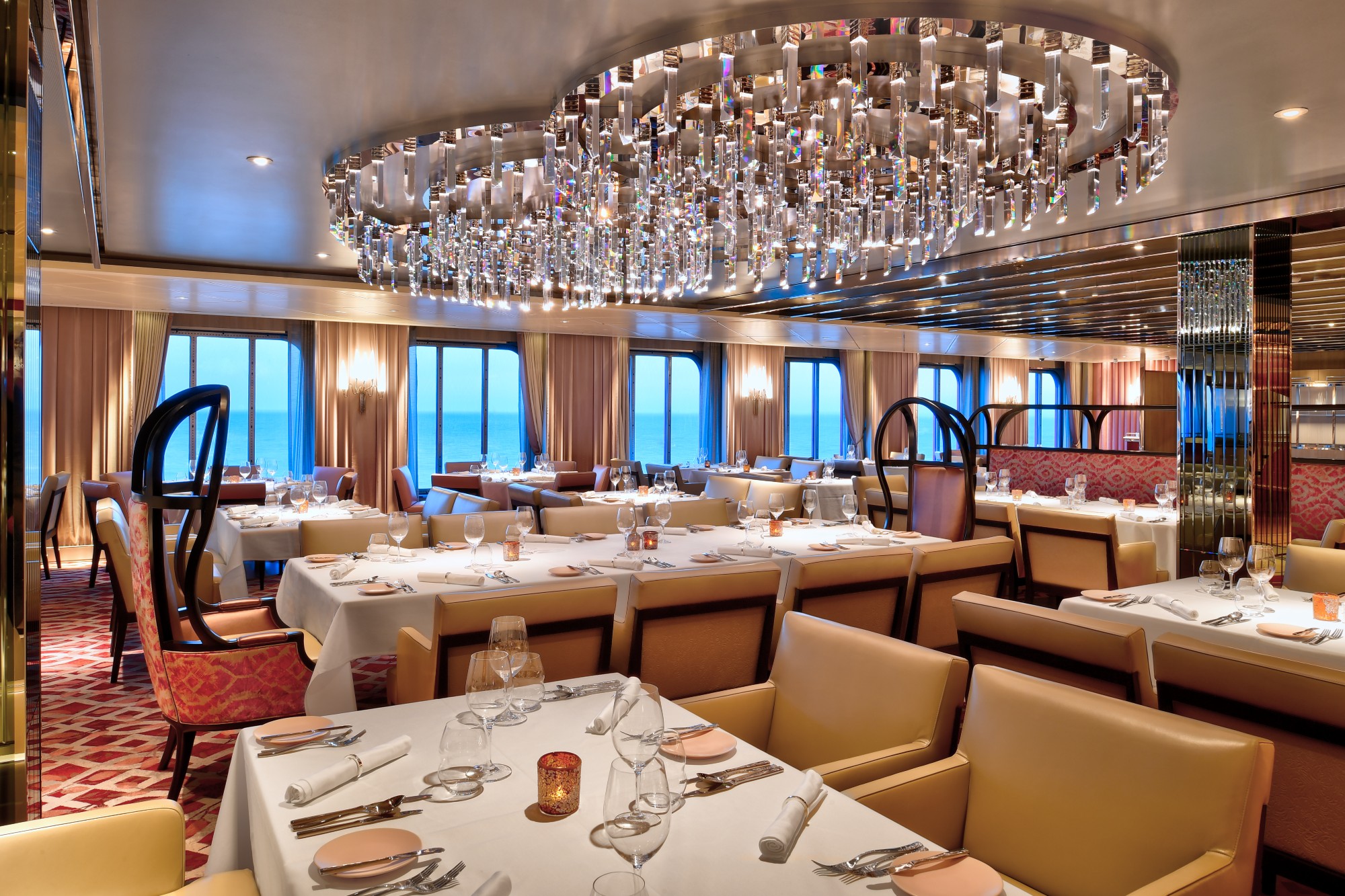 Normandie restaurant. En af fire hovedretauranter ombord Celebrity Edge