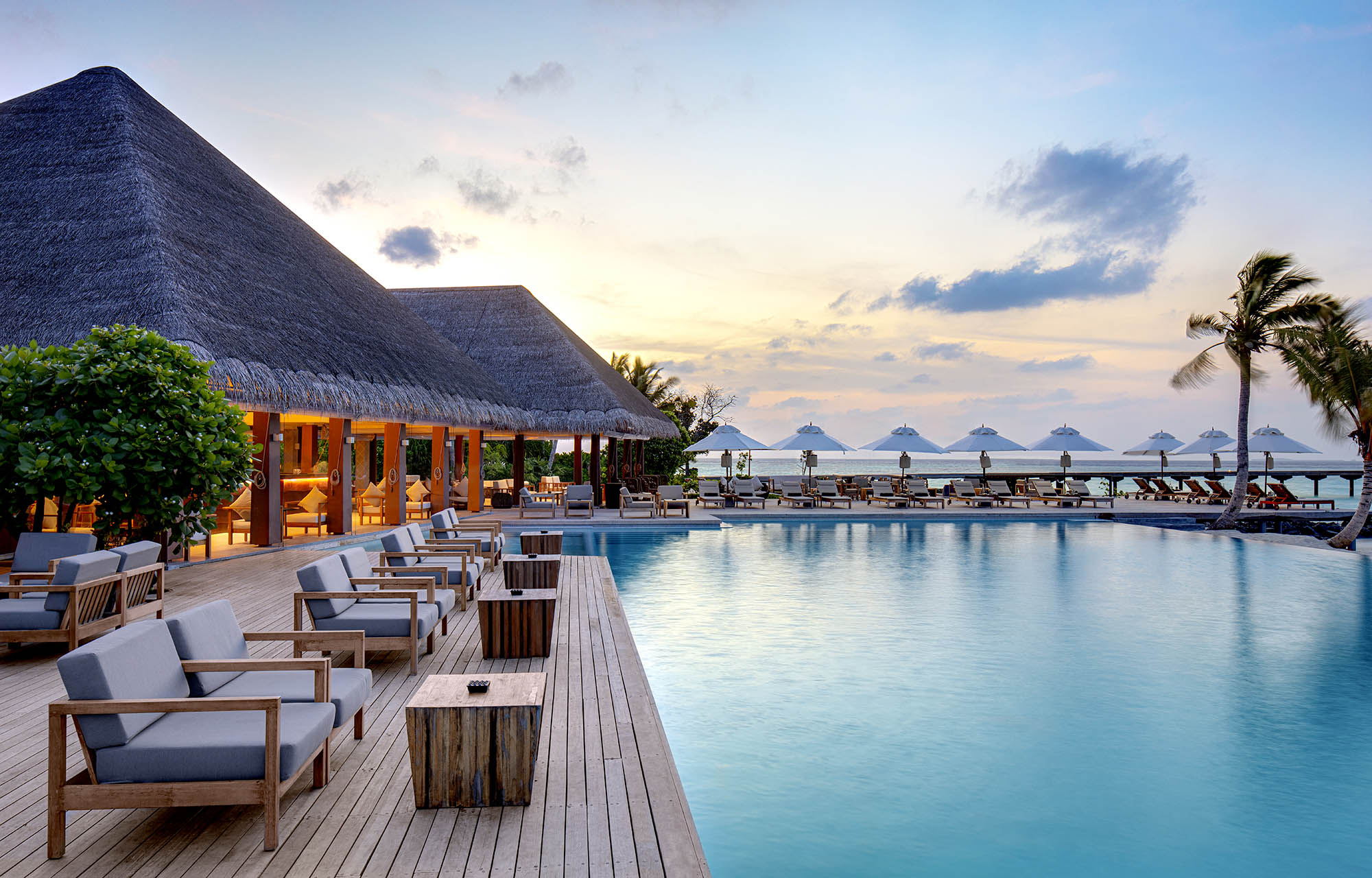 Nyd de fantastiske omgivelser og slap af ved den primære pool