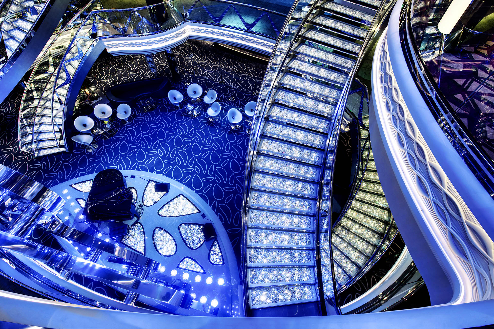 Flotte faciliteter i skibets midte