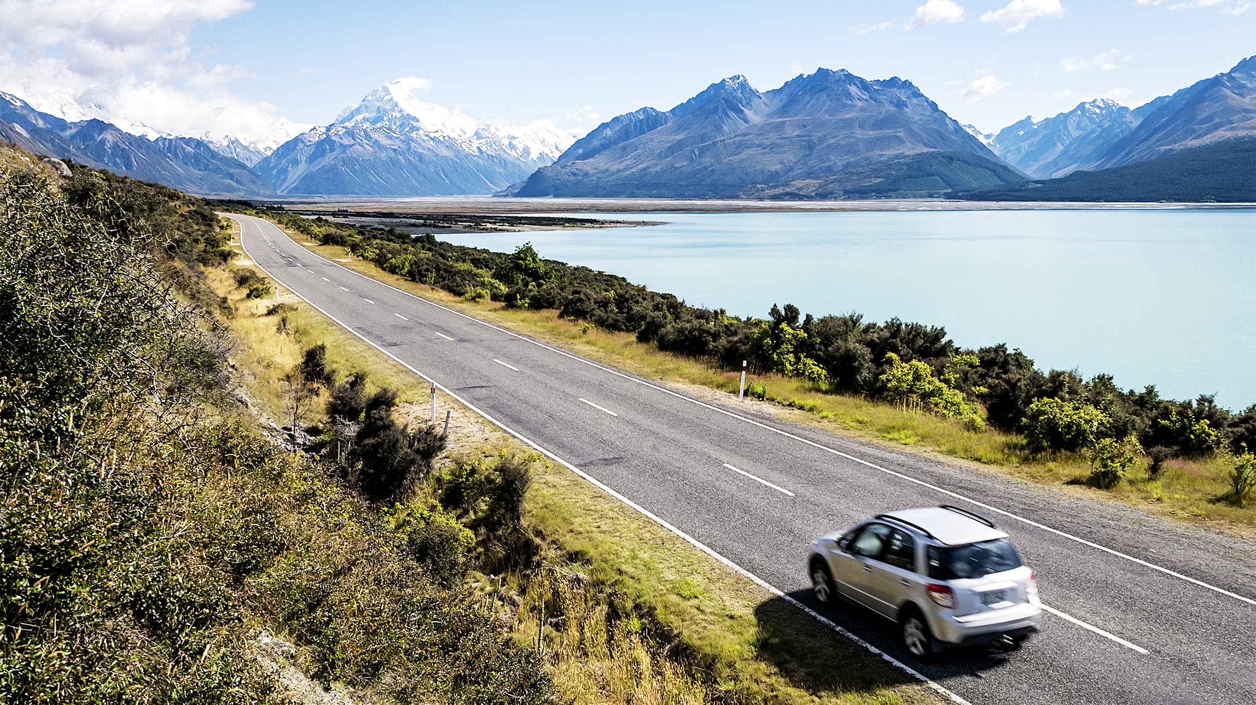 Med bil kommer du nemt rundt på din New Zealand-kør selv ferie.