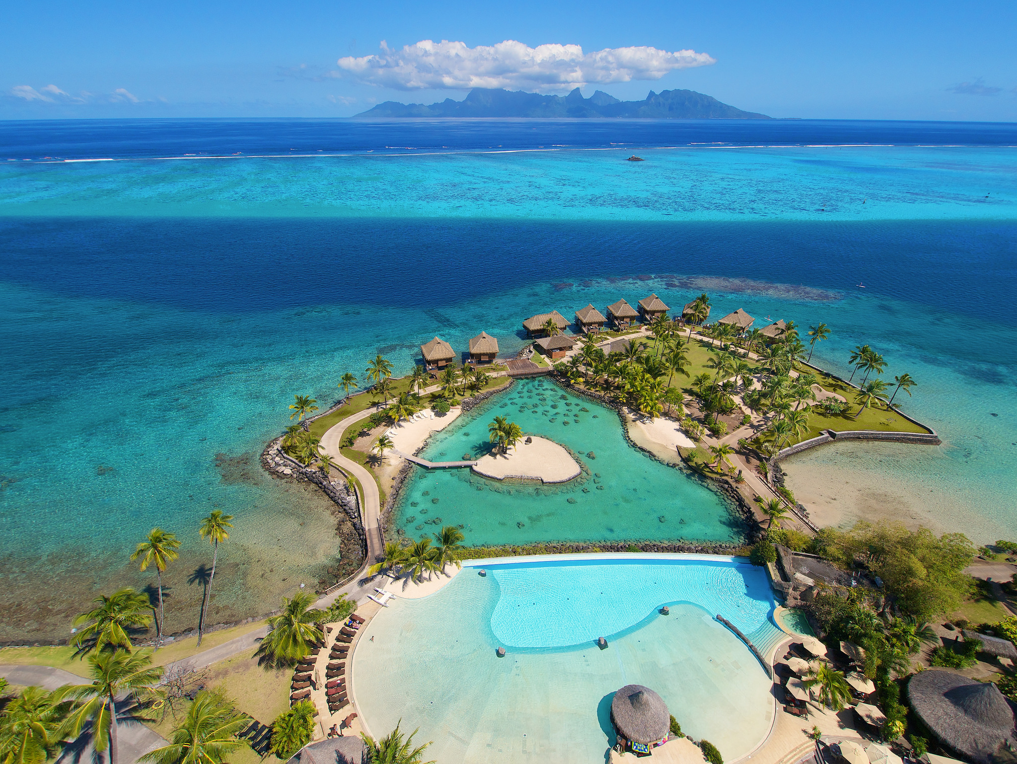 InterContinental Tahiti Resort & Spa set fra luften. Foto: Tim McKenna