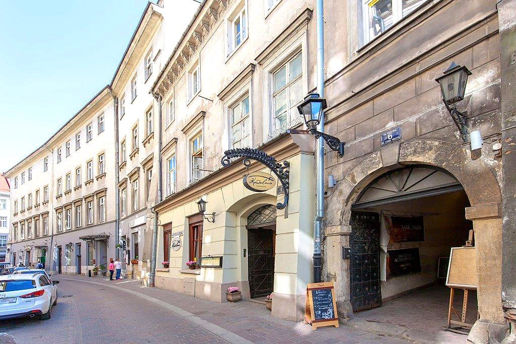 Bo på Draggo House på jeres studietur til Krakow