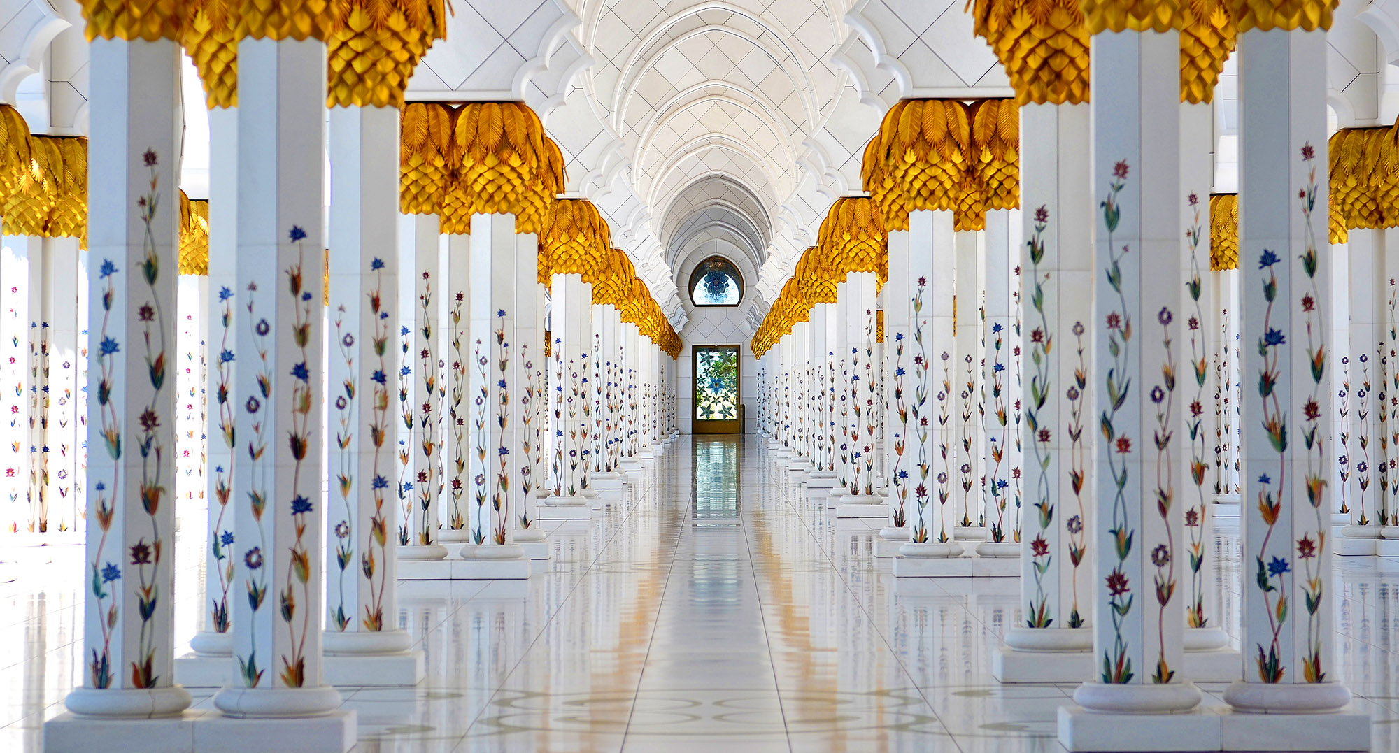 Se alt fra storslåede moskéer til farverige markeder på dit krydstogt jorden rundt