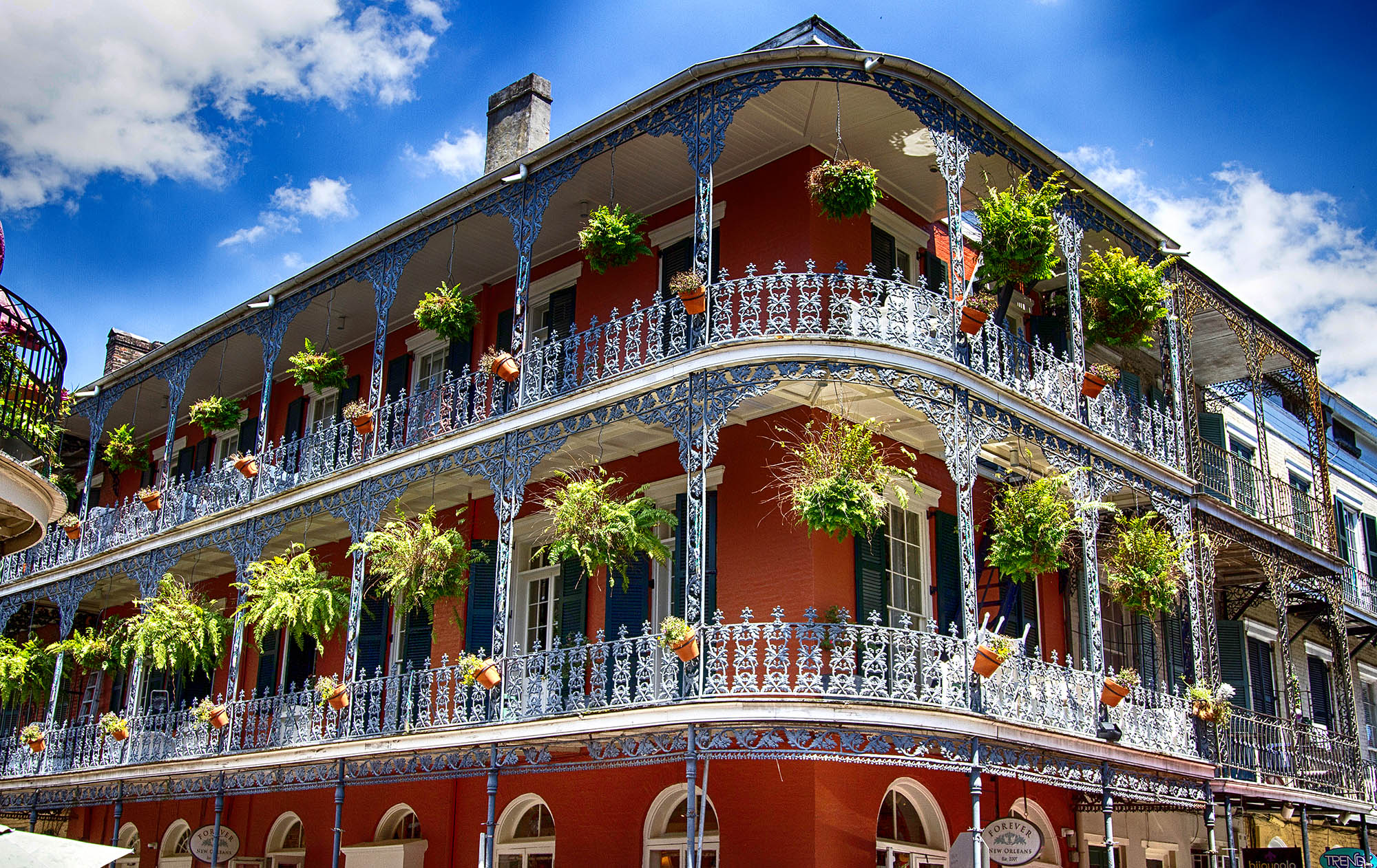 USA-New-Orleans-French-quarter-shutterstock_668935429-CUT