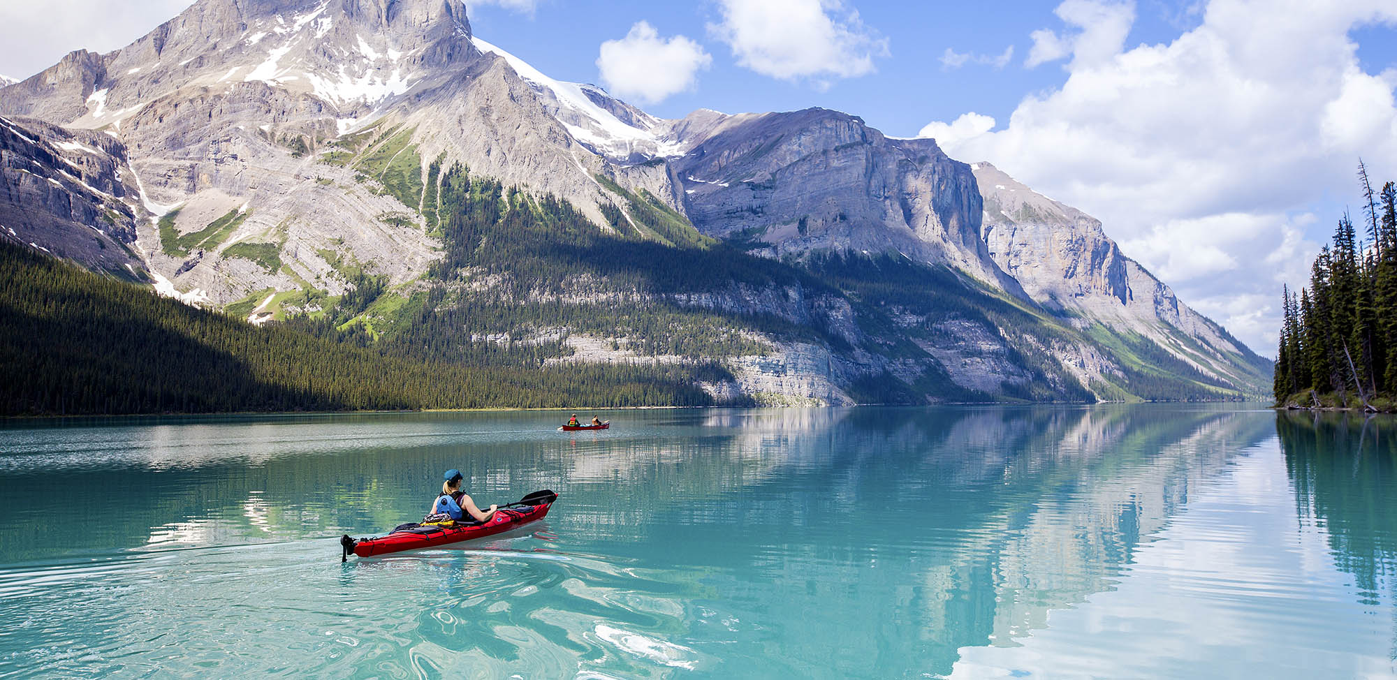 Sejl i kano i de smukke søer på rundrejse i Canada.