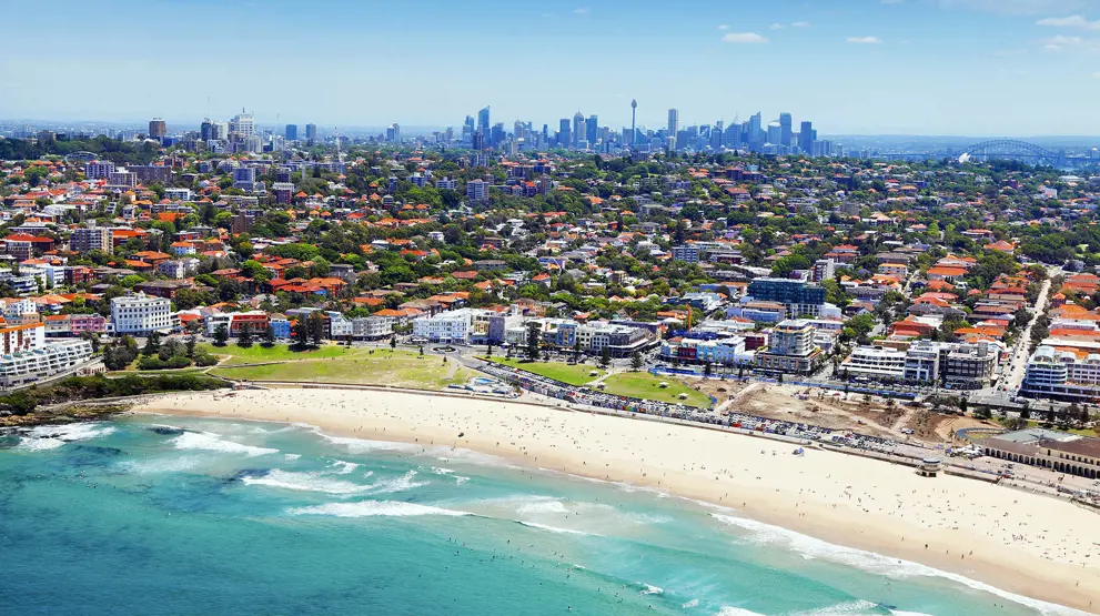 Rejser til New South Wales byder på skønne kyster og berømte seværdigheder.