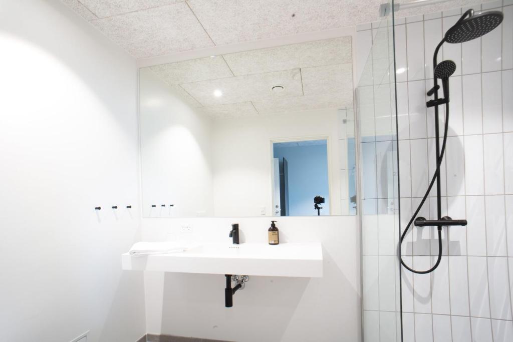 Toilet, Double room, Hotel Djurhuus