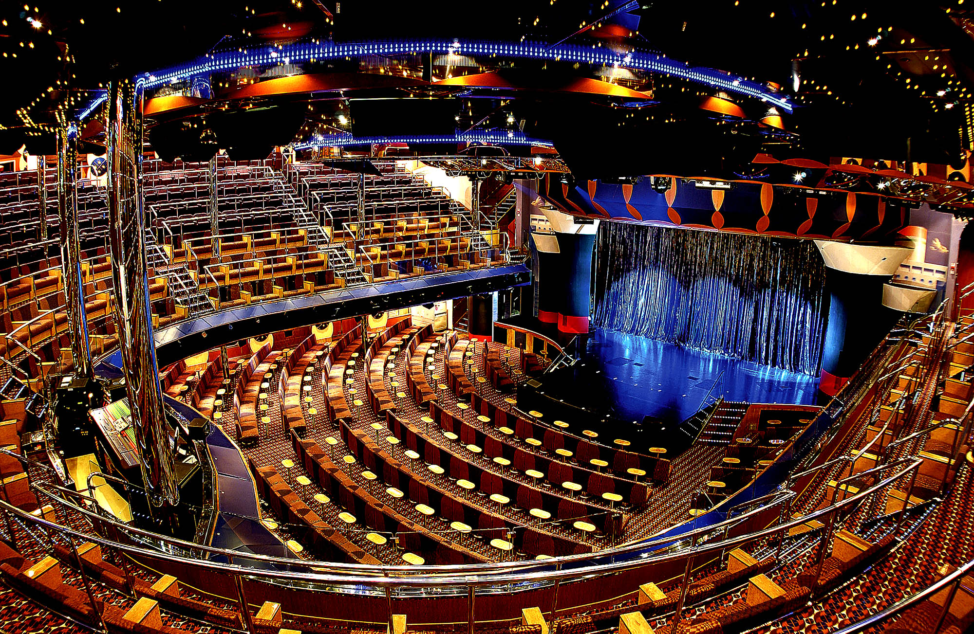 God underholdning i skibets teater