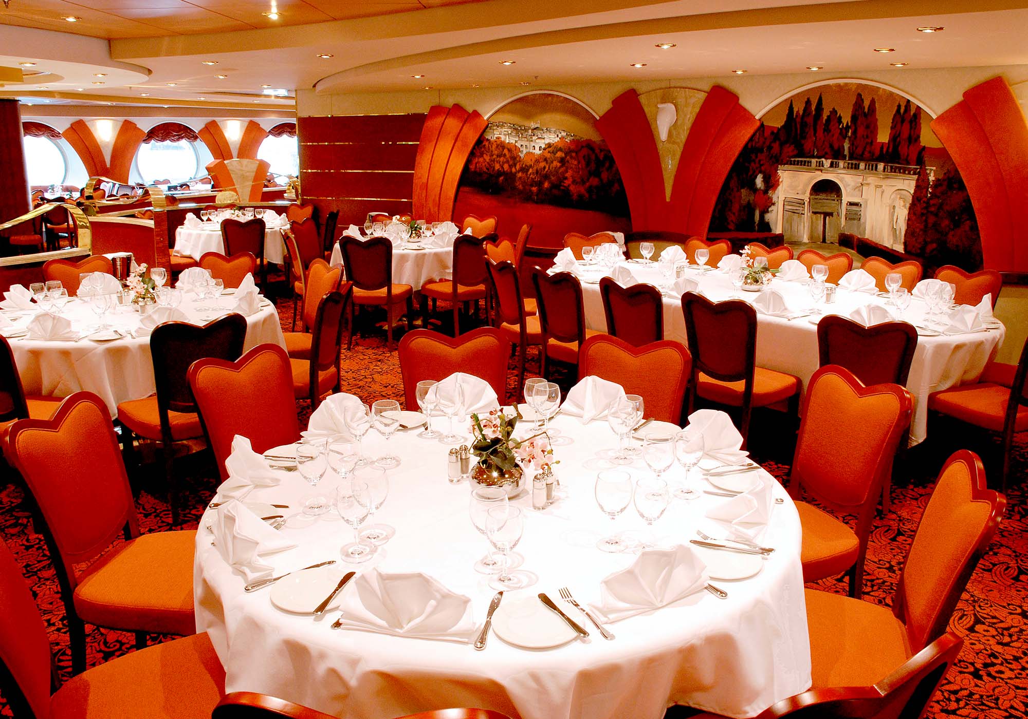 En anden hovedrestaurant på MSC Orchestra