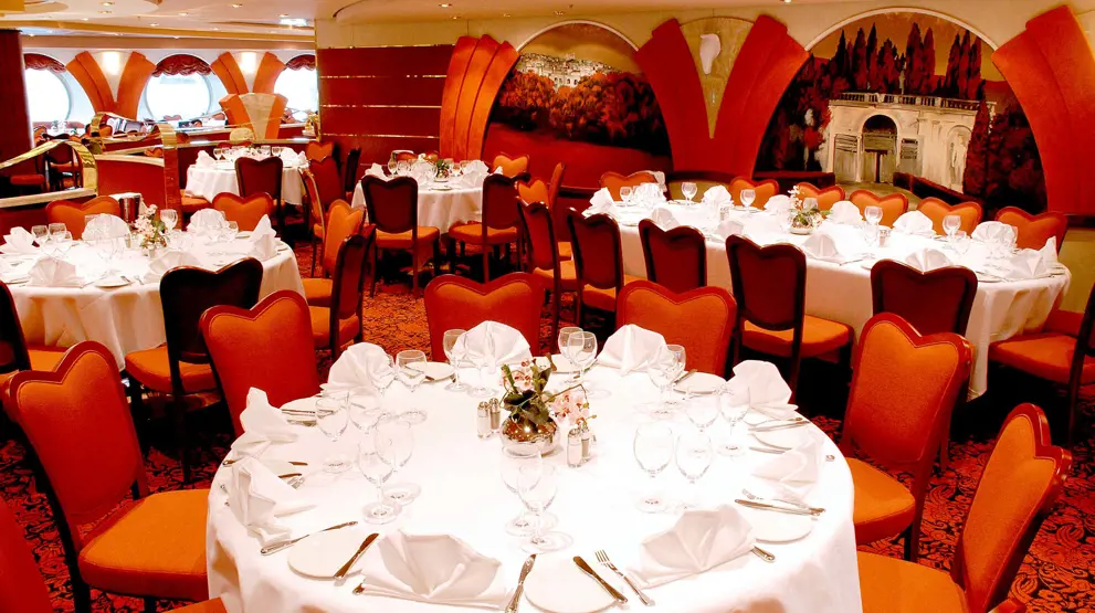 En anden hovedrestaurant på MSC Orchestra