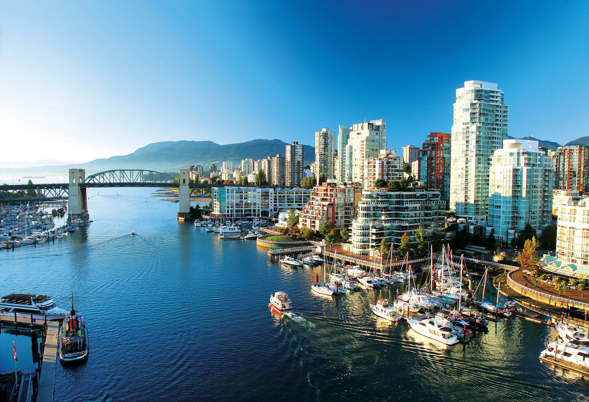 Besøg charmerende byer som Vancouver på krydstogt i USA og Canada