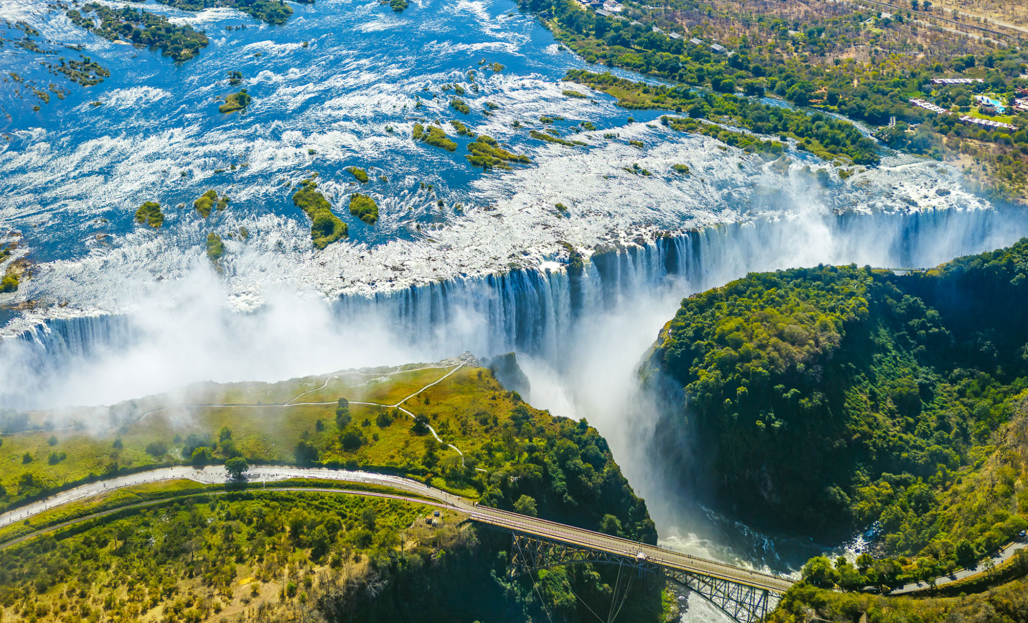 Se det fantastiske Victoria Falls på rejser til Zimbabwe.