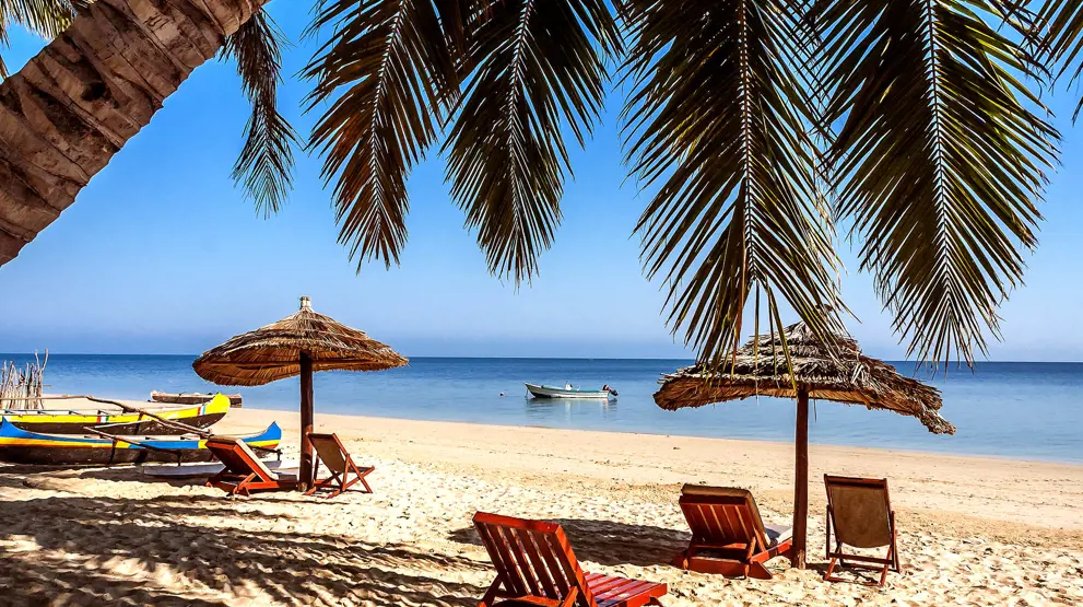 Nyd det tropiske vejr ved Ifaty, hvor I har nogle skønne dage til strandferie og afslapning