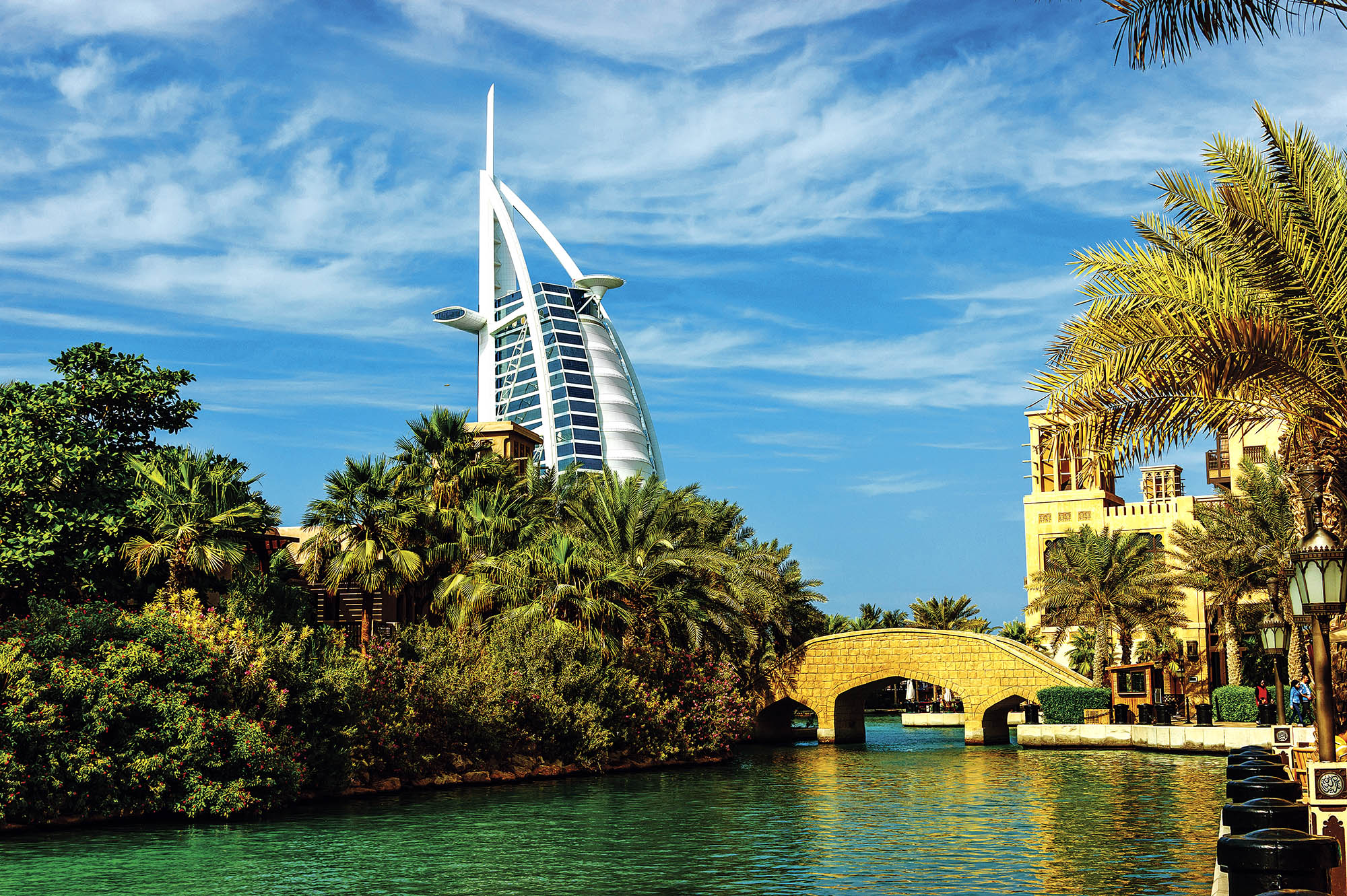 Besøg flere verdensdele på krydstogt i Det Indiske Ocean, se Dubais berømte hotel Burj Al-Arab
