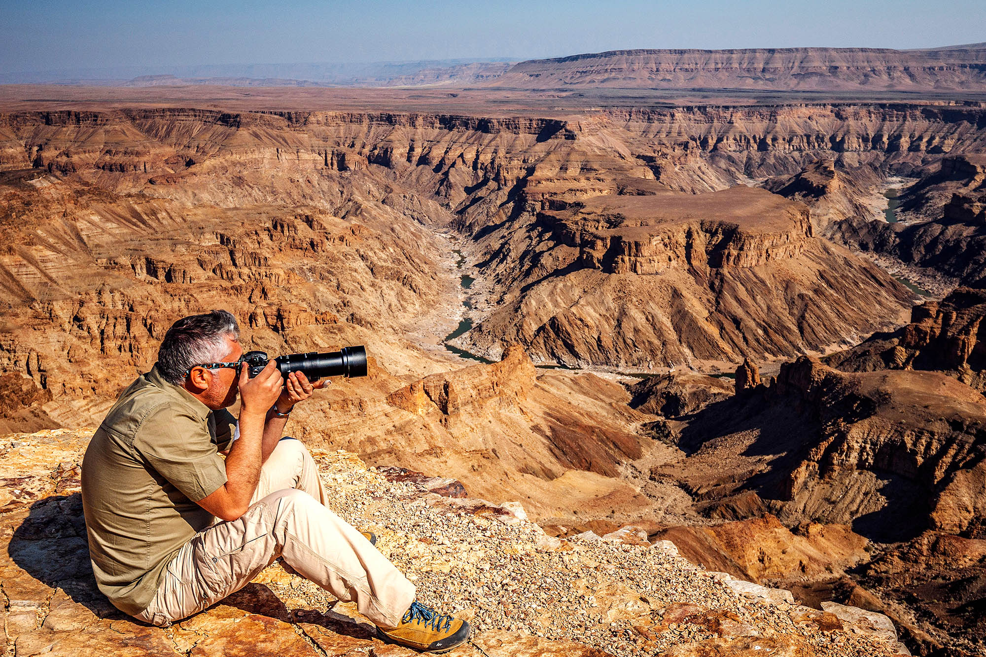 Se Fish River Canyon på din rejse til Namibia; den næststørste kløft i verden.