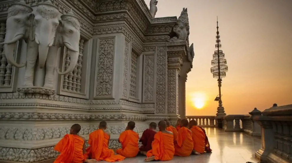 Bedende munke - Rejser til Cambodia