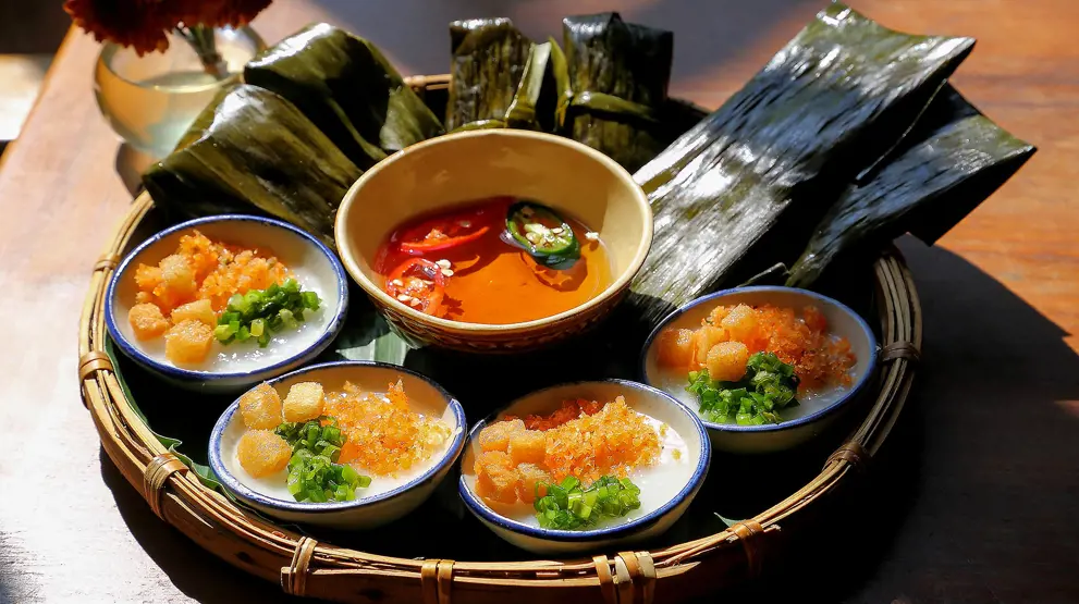 Rejser til Asien byder på store smagsoplevelser, prøv den traditionelle ret banh nam.