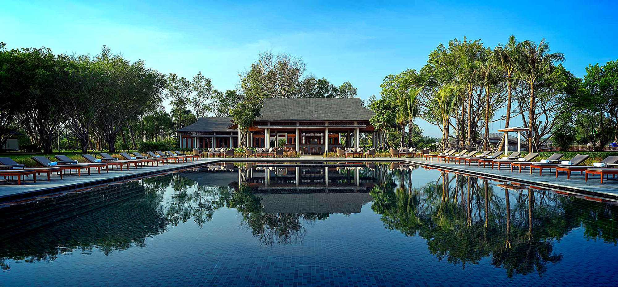 Azerai Can Tho med lækker pool