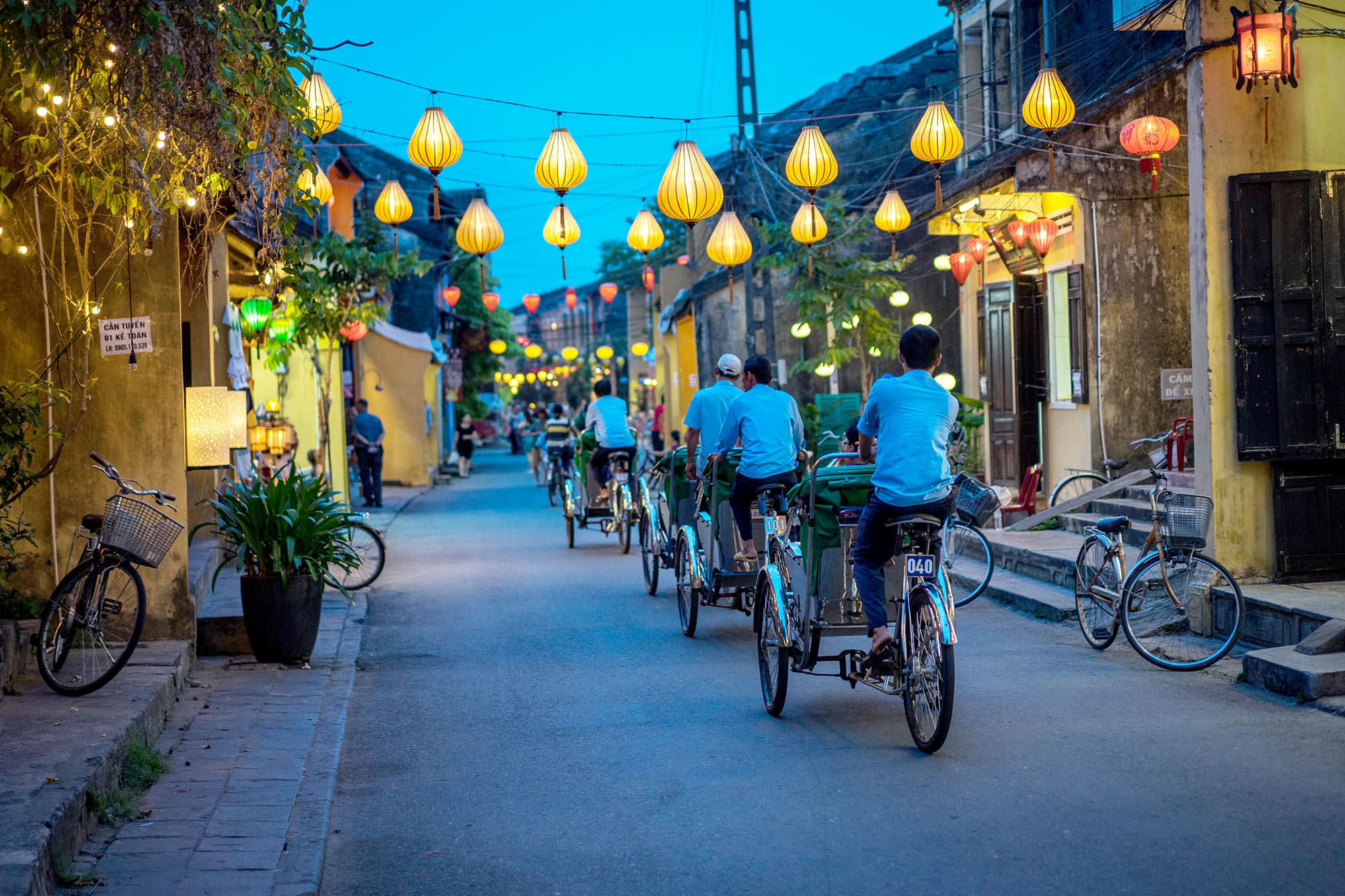 Farverige lanterner pryder Hoi Ans gader hvor end I går