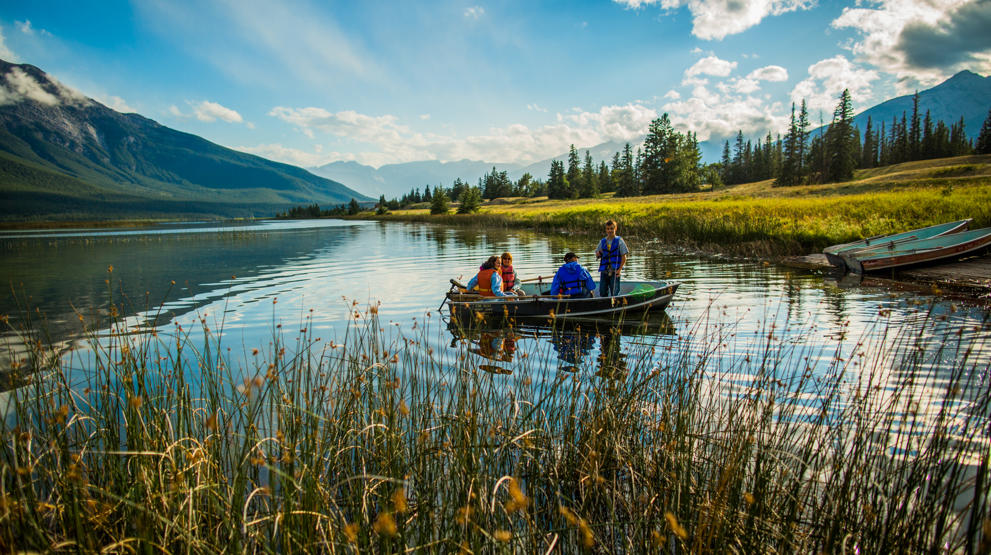 Hvad med en hyggelig fisketur ved Lake Talbot i Jasper? | Foto: Ben Morin