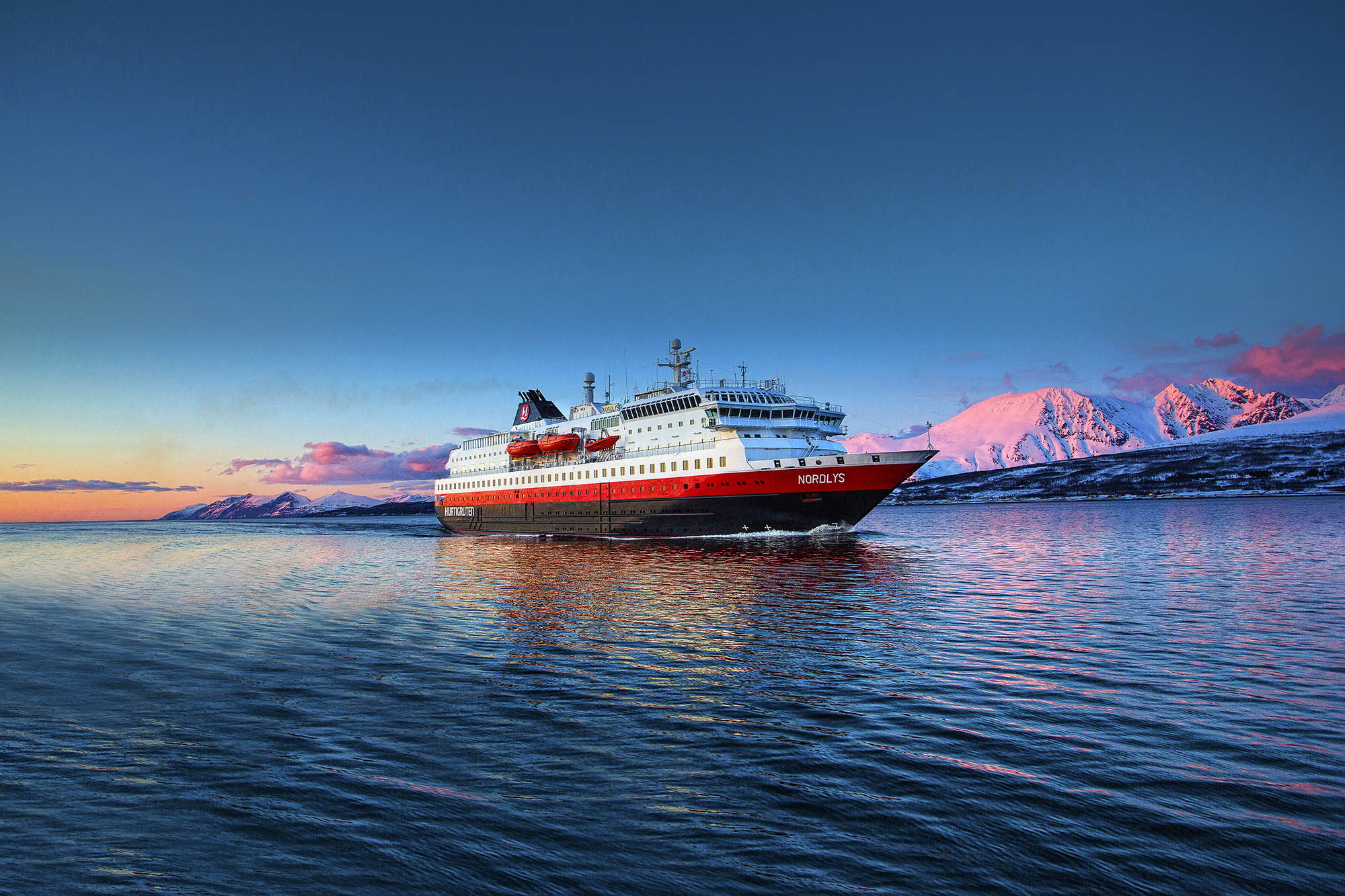 Sejl forbi Norges fantastiske landskaber ombord på Hurtigruten