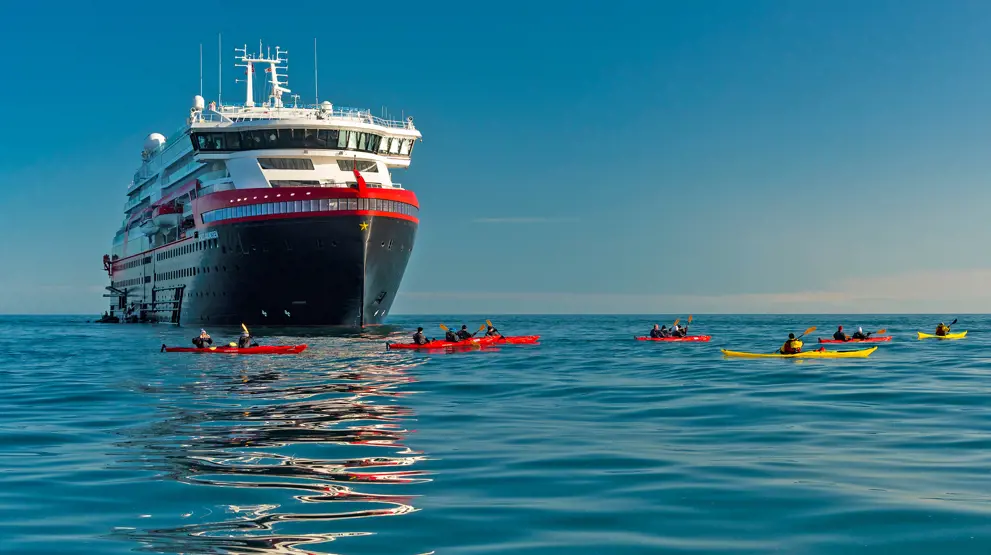 MS Roald Amundsen i Canada