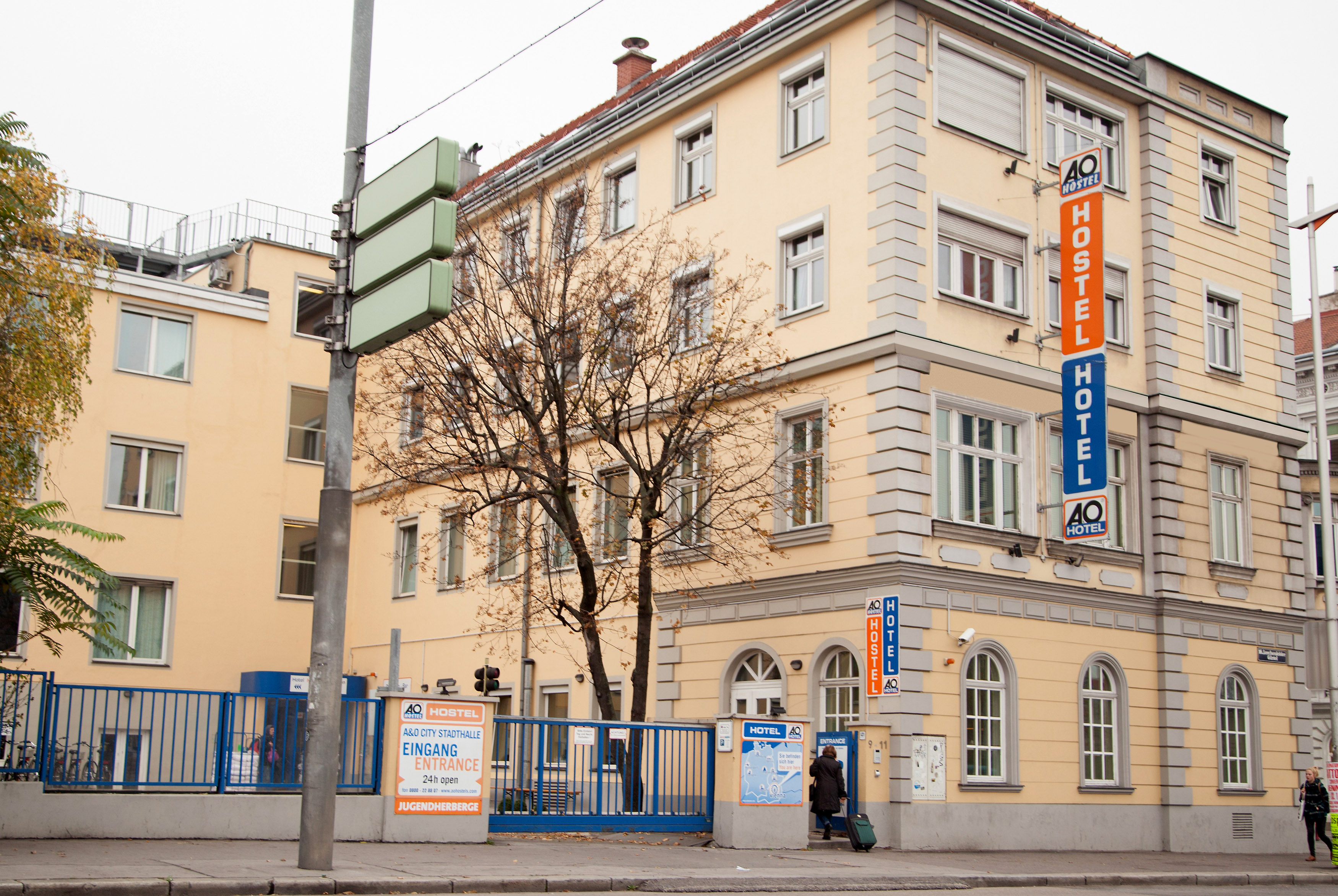 Studietur til Wien, bo på A&O Stadthalle, indgang