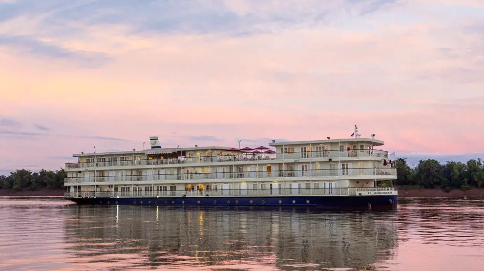 Mekong Navigator forener kolonial elegance med moderne komfort og giver dig en eksklusiv rejseoplevelse