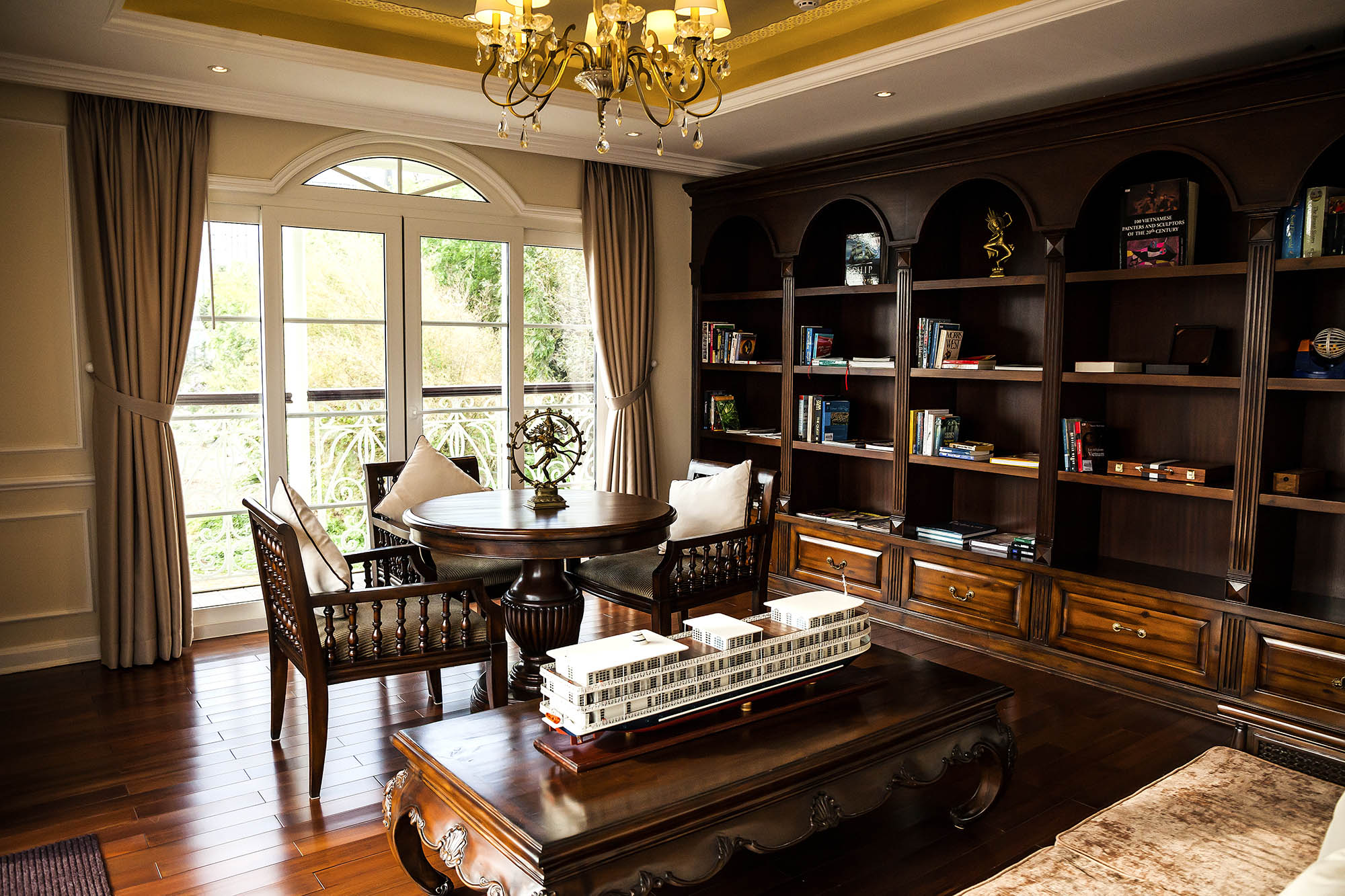 Mekong Navigator er et luksuriøst flodkrydstogtskib, der tilbyder en uforglemmelig rejse langs Mekongfloden