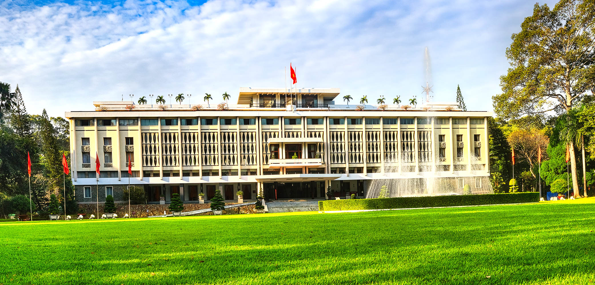 Oplev Uafhængighedspaladset i Ho Chi Minh City — et symbol på Vietnams moderne historie og afslutningen på Vietnamkrigen i 1975