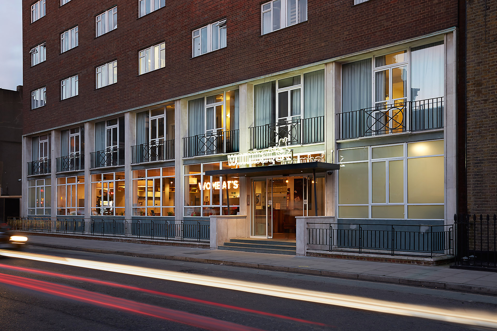 Studietur til London, bo på Wombats, indgang