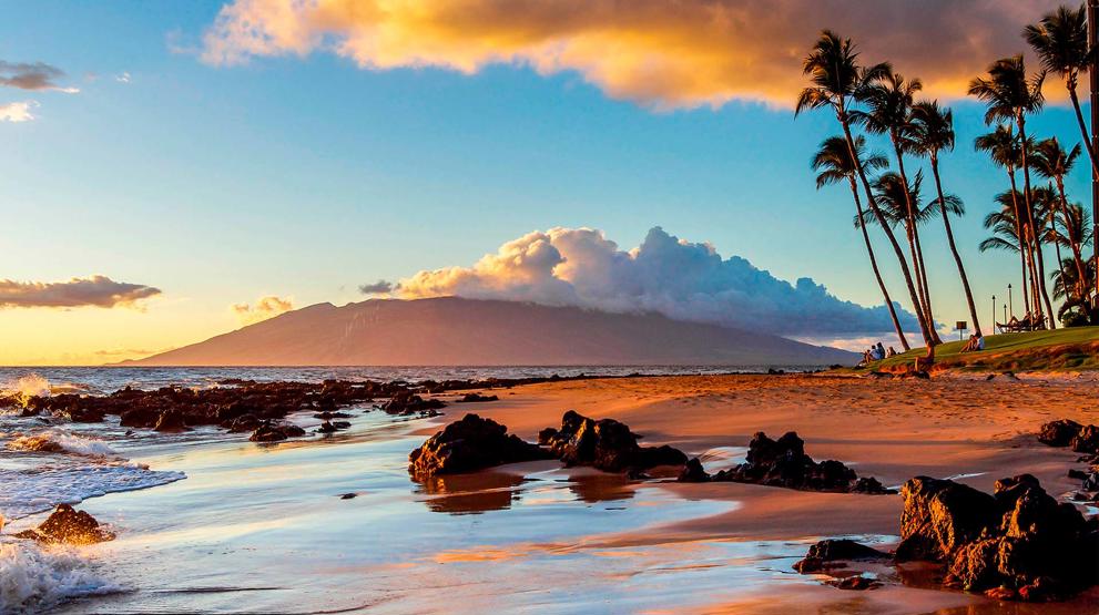 Der er generelt flere strande med roligt vand omkring Maui