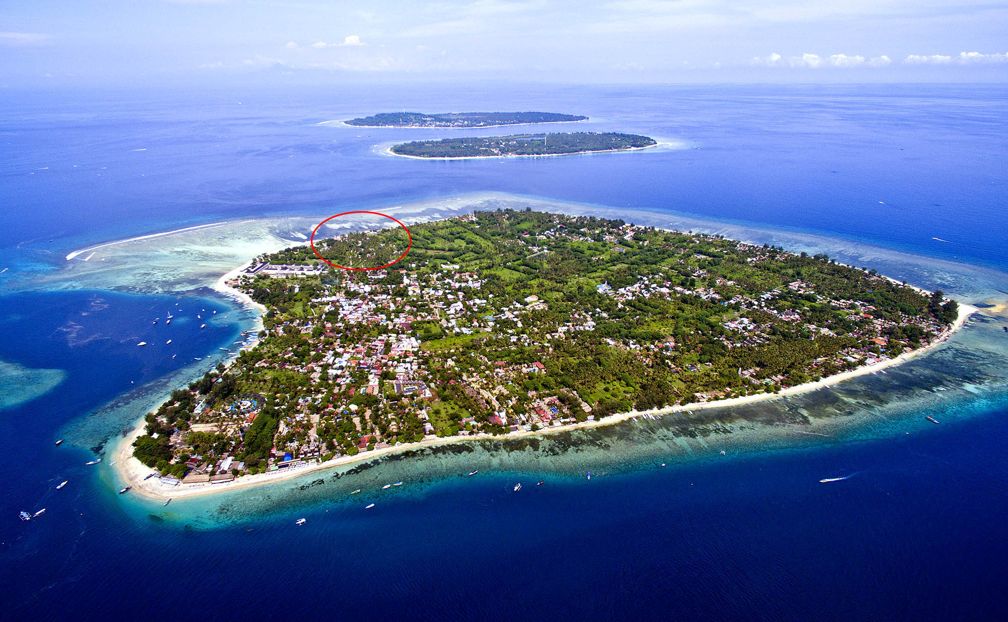 Gili Air - Mola Mola Resort ligger ved den røde cirkel på billedet