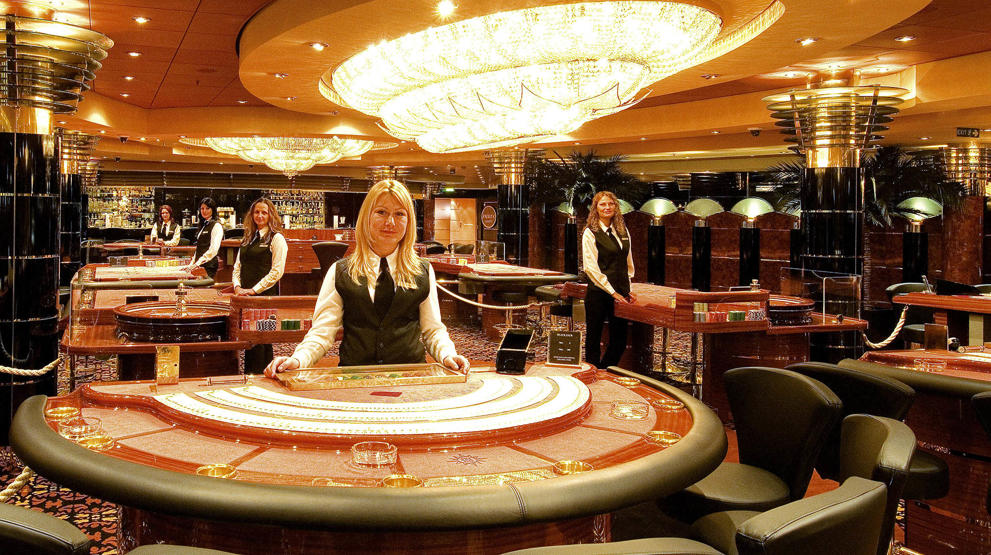 Prøv lykken i skibets casino