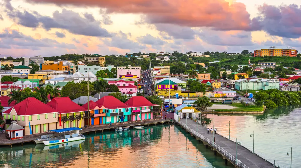 Udforsk farverige St. Johns på Antigua