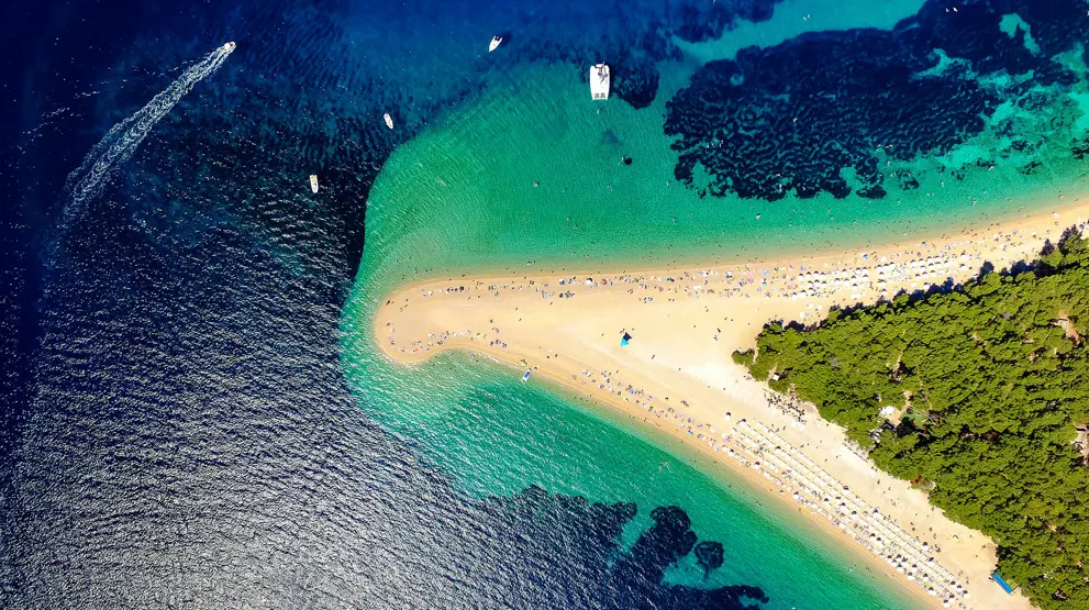 Zlatni Rat - den gyldne strand lidt udenfor byen Bol