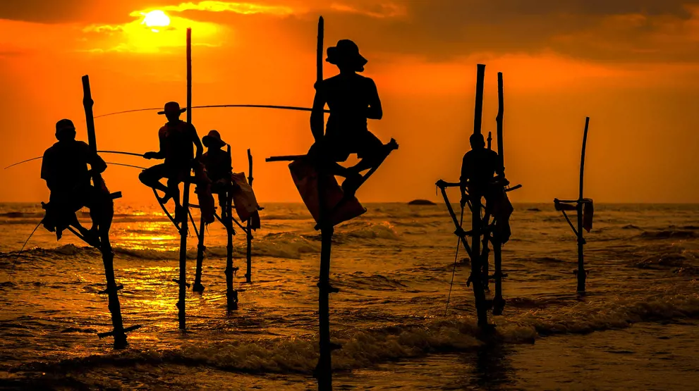 Få autentiske oplevelser bl.a. med besøg hos en lokal fiskerlandsby.