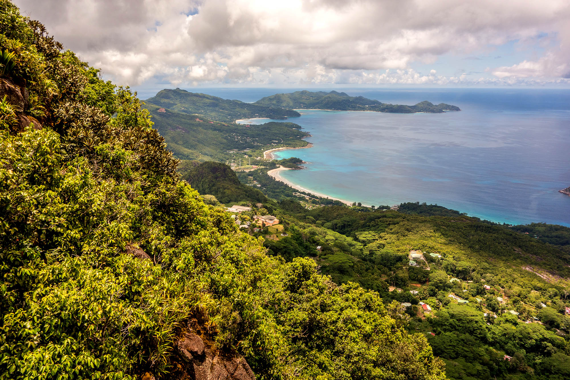 Få udsigt over hele øen fra Morne Seychellois National Park.
