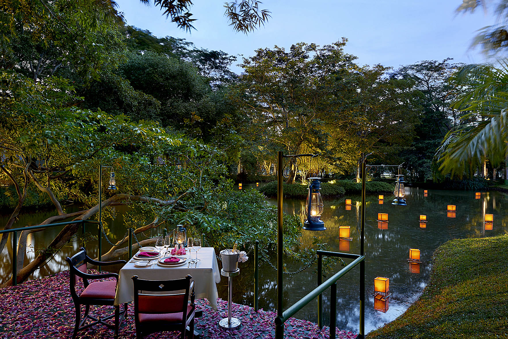 Lodge Romantic Dining CUT2