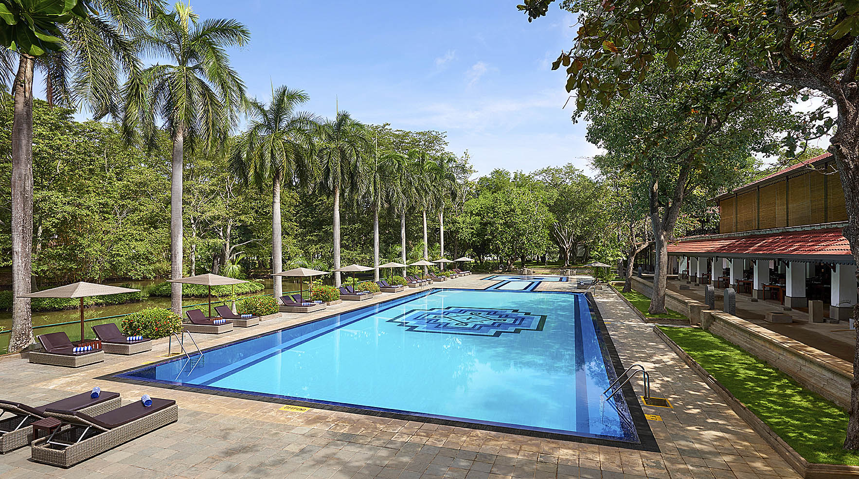 Nyd jeres ophold på skønne hoteller som Cinnamon Lodge