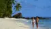Afslapning i strandkanten på øen Silhouette i Seychellernes ø-hav