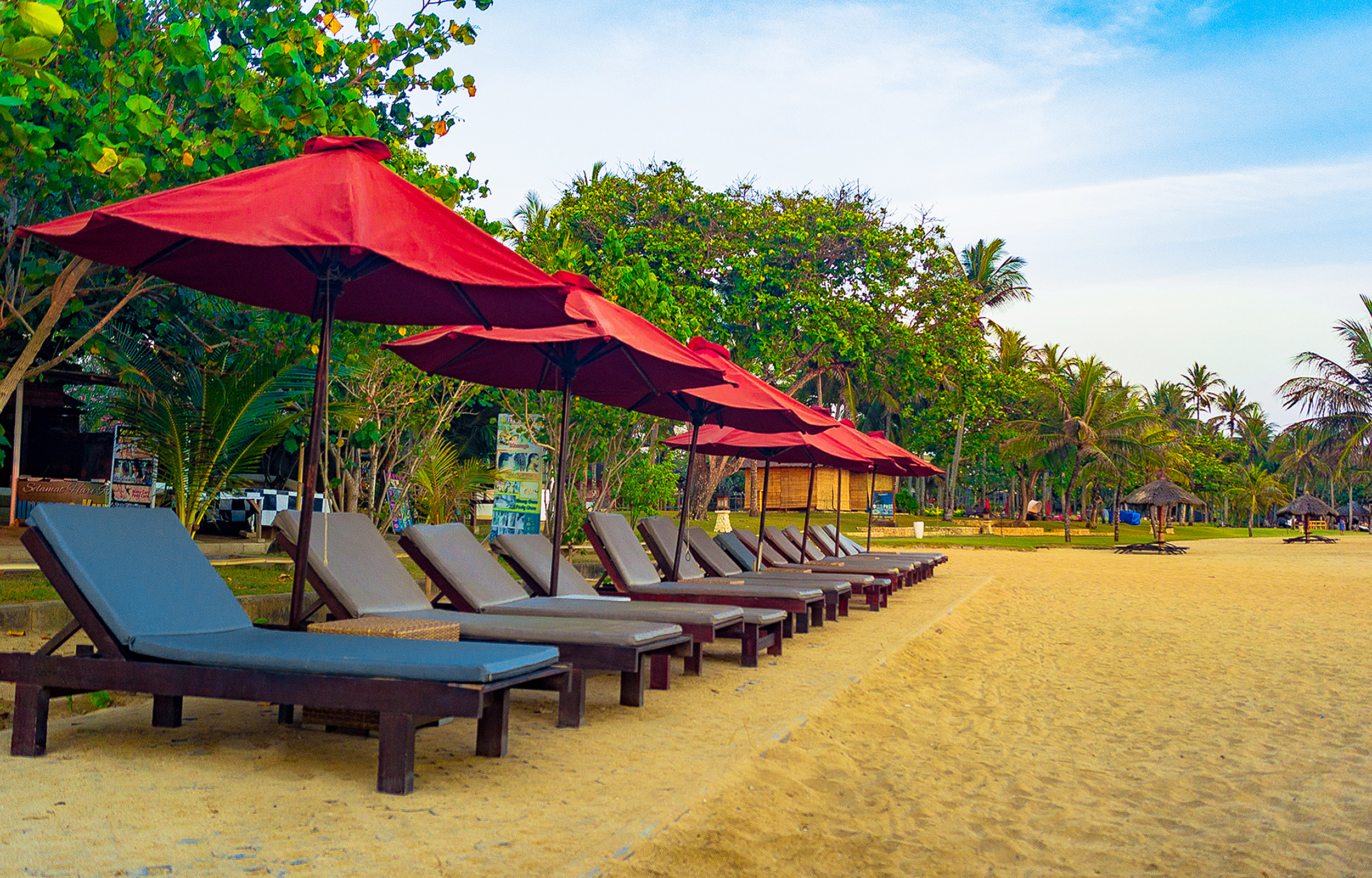 Nyt dagene på stranden ved Grand Whiz Nusa Dua