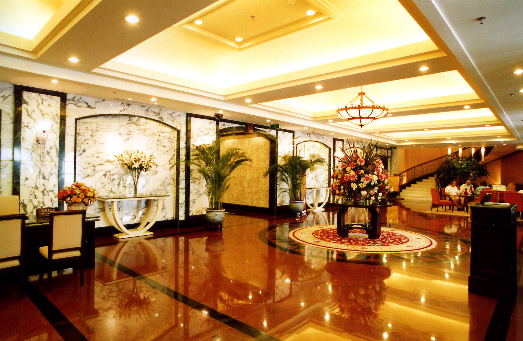 Studietur til Beijing, bo på hotel Dong Fang, lobby