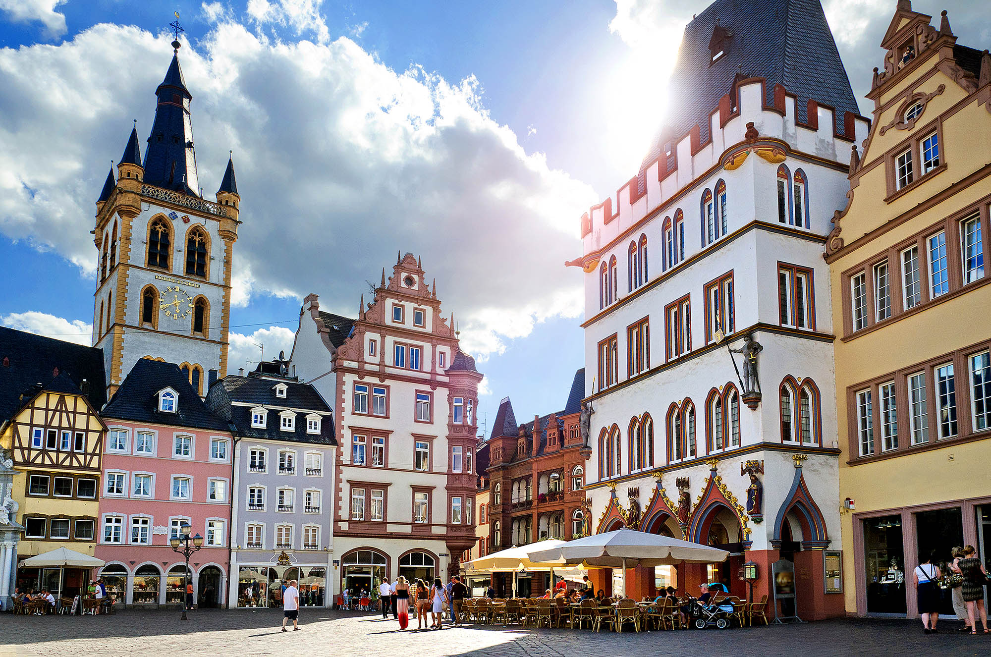 Tag på spændende udflugter og udforsk byer som Tysklands ældste by Trier