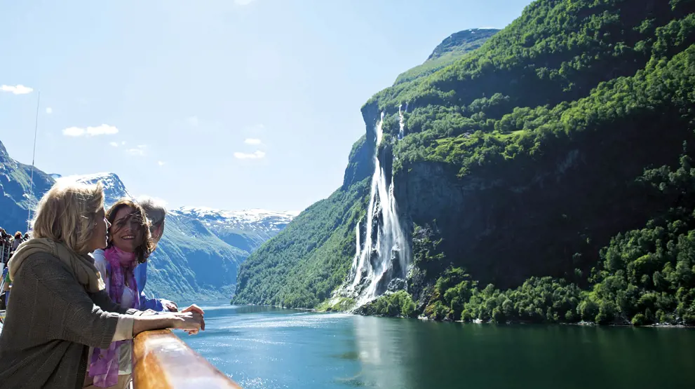 Kom tæt på vandfald og fjorde, lad BENNS skræddersy dit krydstogt | Foto: Costa Cruises