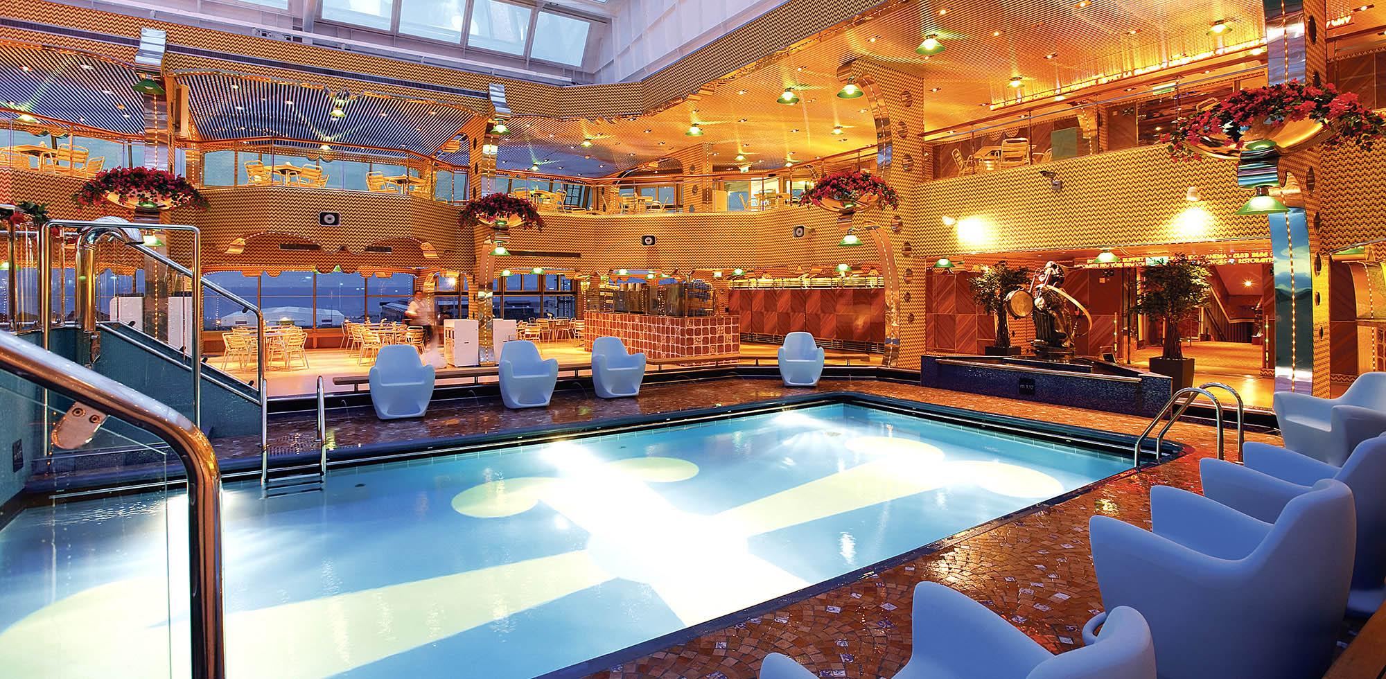 Pooldækket på Costa Pacifica