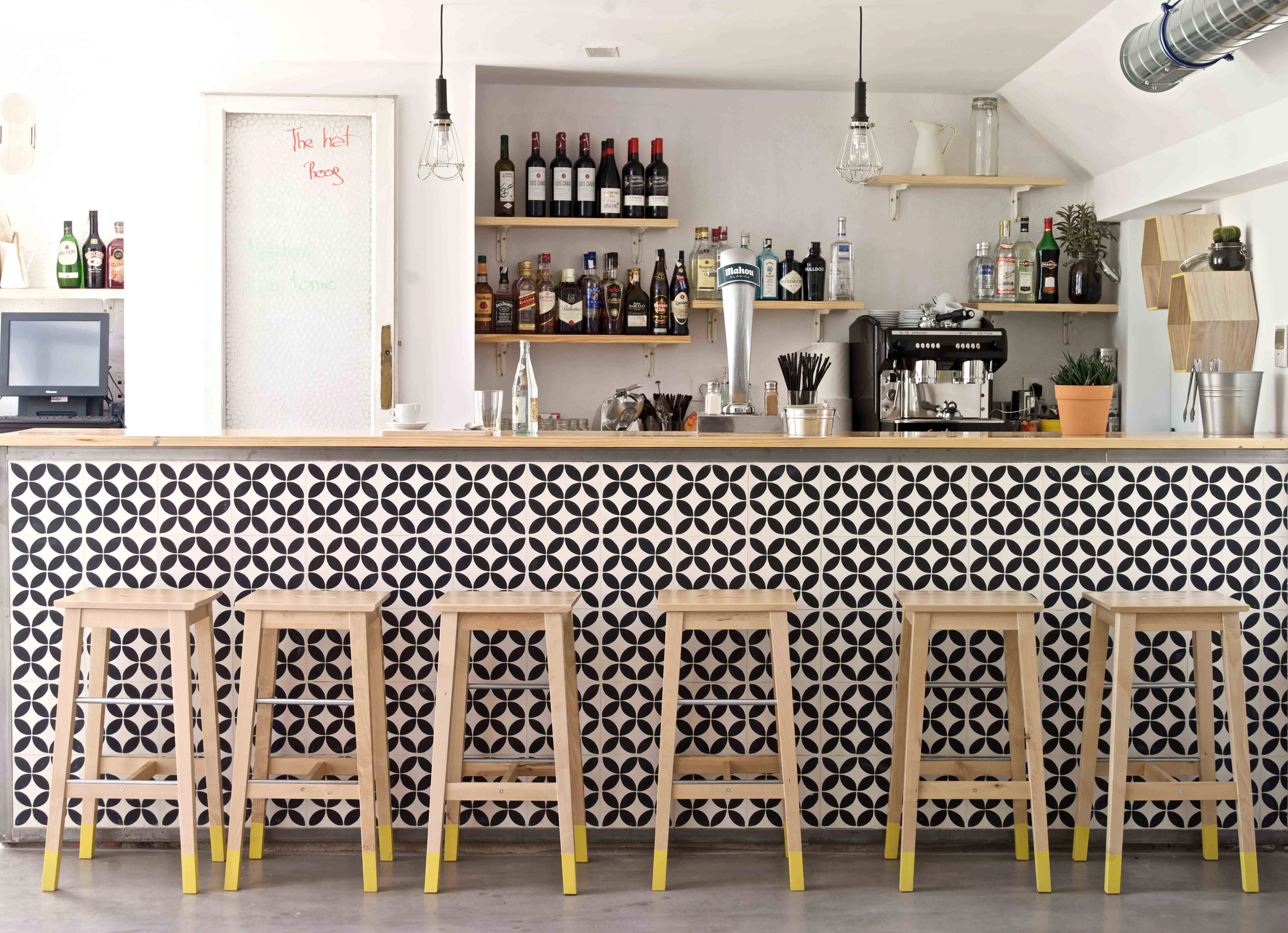 Studietur til Madrid, bo på hostel The Hat, kaffebar